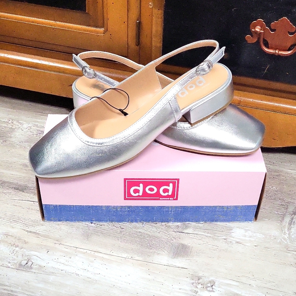 Pop slingback flats, silver with small block heel. NIB, Sz 11M